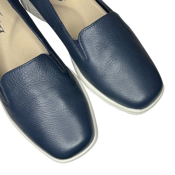 Trotters Universal Navy Leather Casual Slip-On Sneakers Womens Shoes 5 with box - Picture 6 of 14